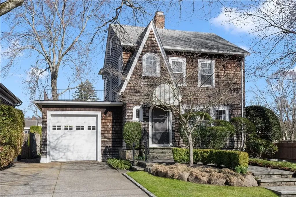 8 Druid Road Warwick RI 02888