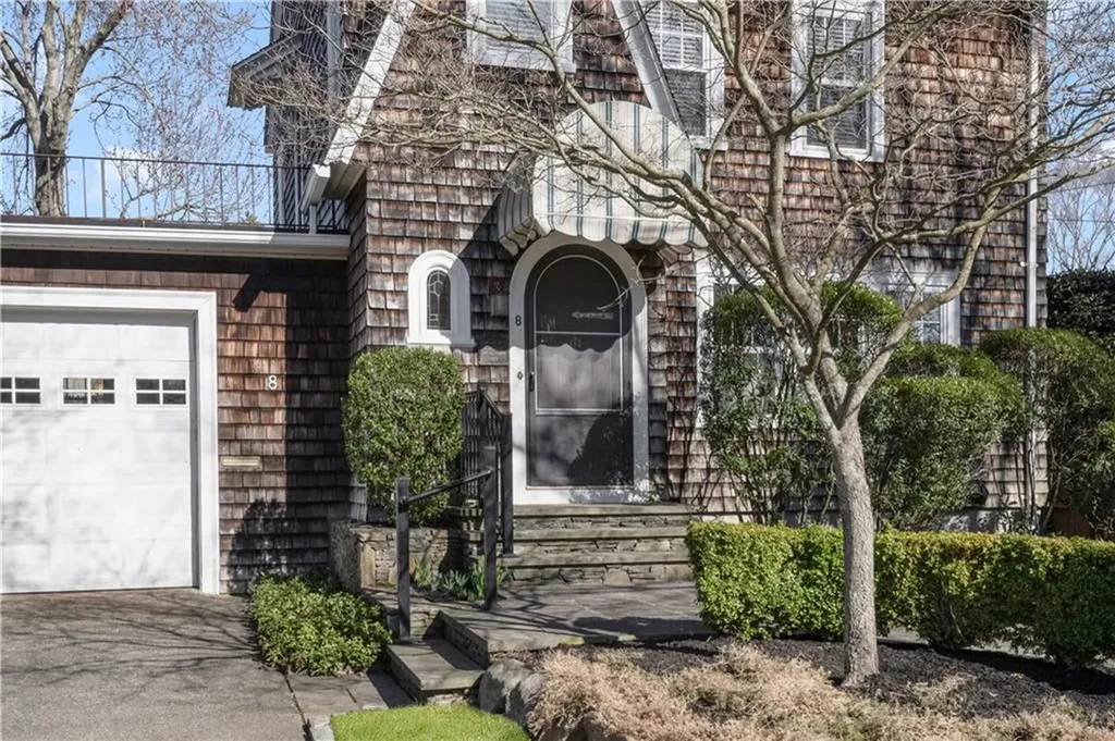 8 Druid Road Warwick RI 02888