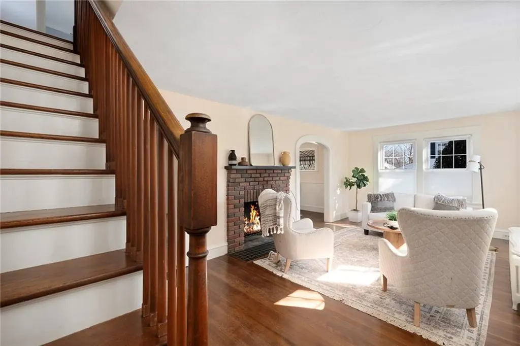 8 Druid Road Warwick RI 02888
