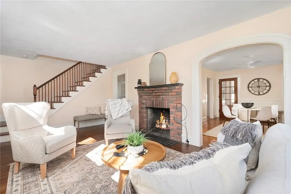 8 Druid Road Warwick RI 02888