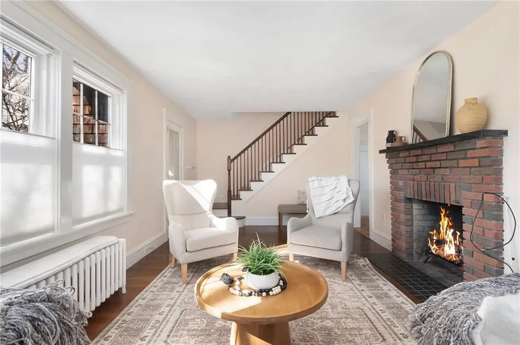 8 Druid Road Warwick RI 02888