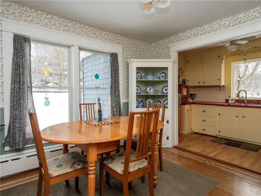 59 Hilton Street Tiverton RI 02878