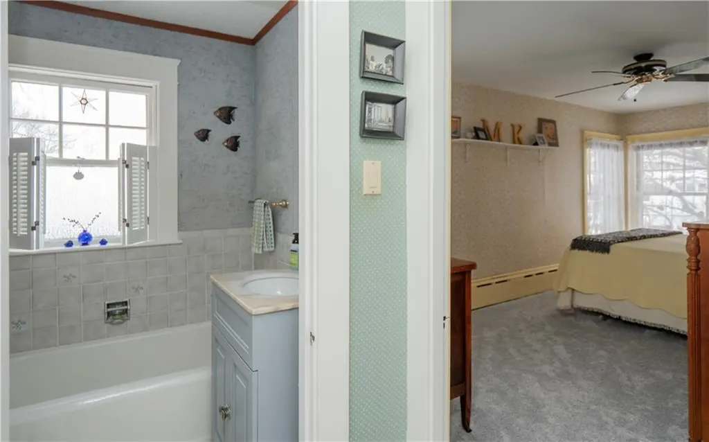 59 Hilton Street Tiverton RI 02878