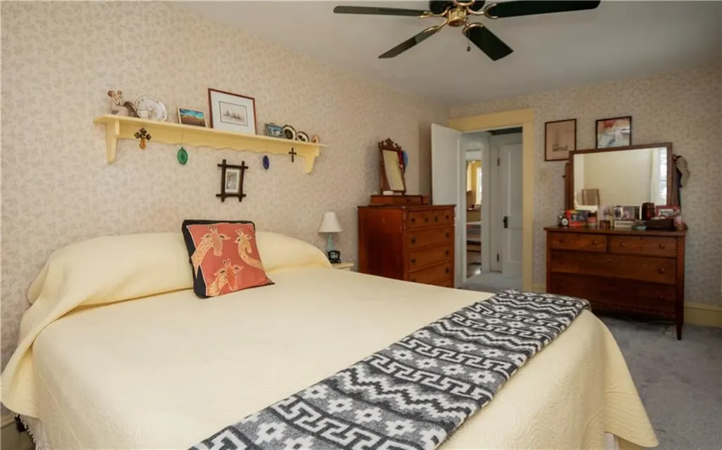 59 Hilton Street Tiverton RI 02878
