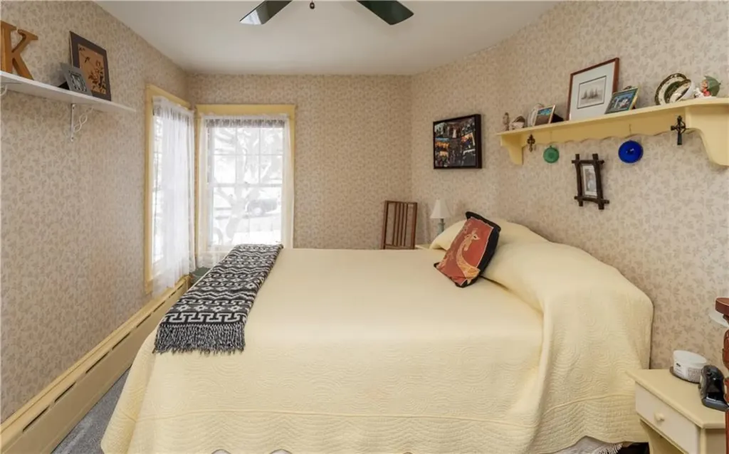 59 Hilton Street Tiverton RI 02878