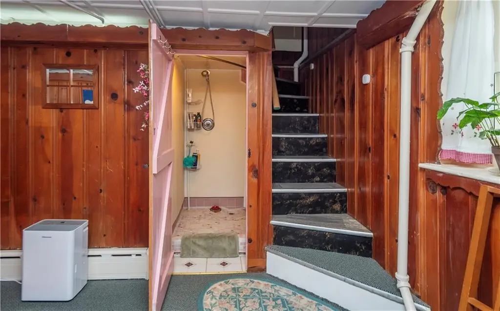59 Hilton Street Tiverton RI 02878