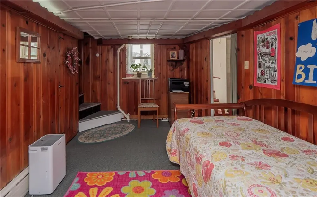 59 Hilton Street Tiverton RI 02878