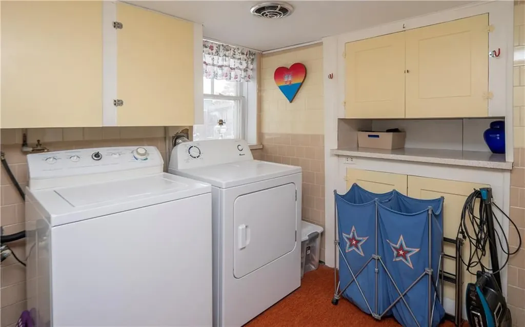 59 Hilton Street Tiverton RI 02878