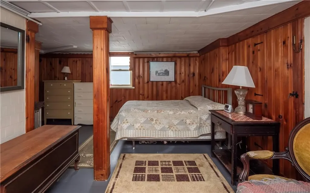 59 Hilton Street Tiverton RI 02878