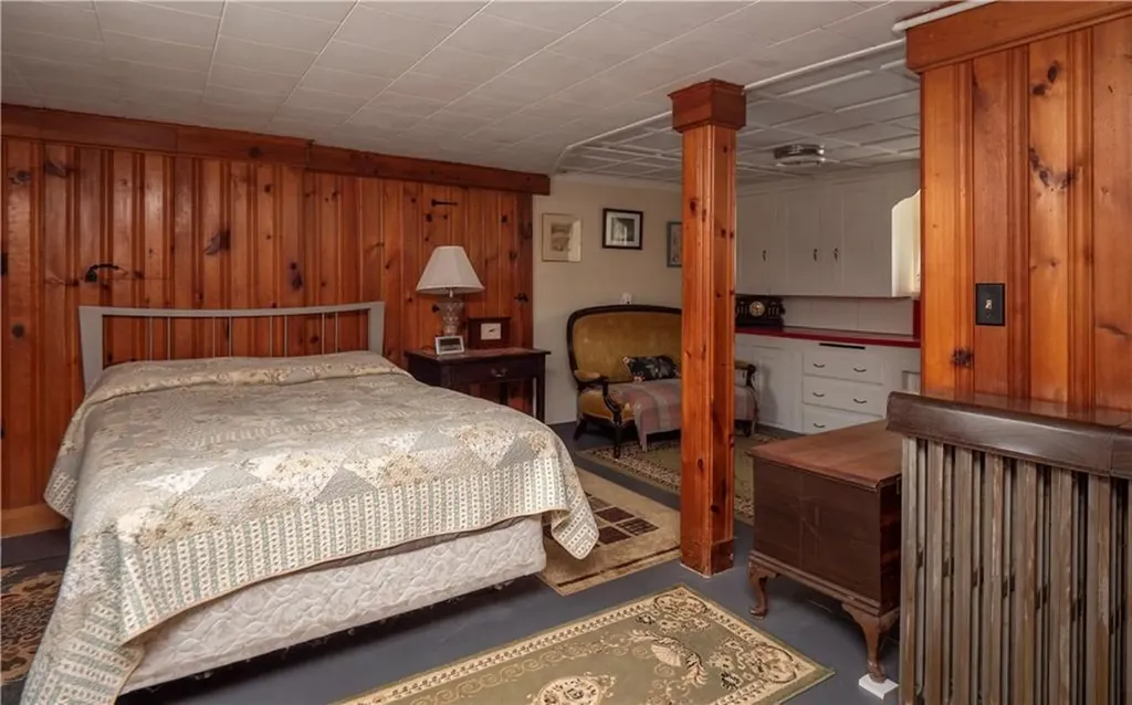 59 Hilton Street Tiverton RI 02878