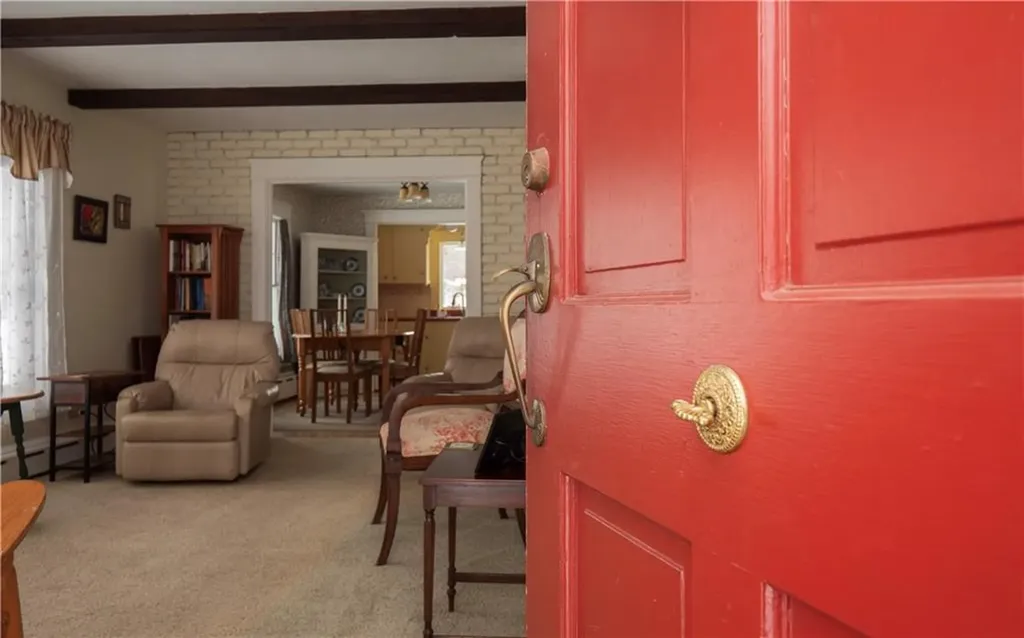 59 Hilton Street Tiverton RI 02878