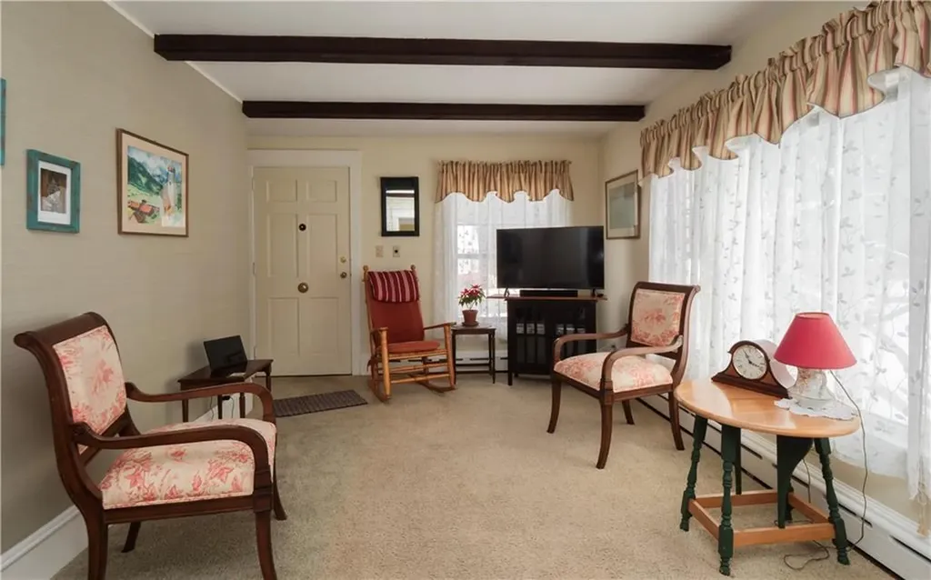 59 Hilton Street Tiverton RI 02878
