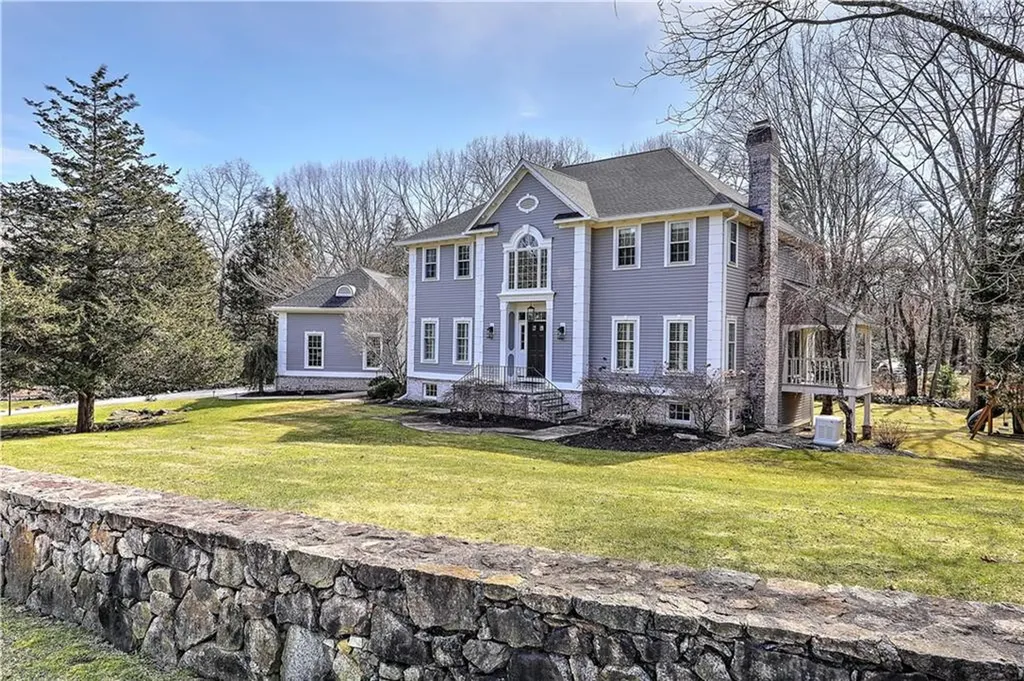 14 Howland Farm Road East Greenwich RI 02818
