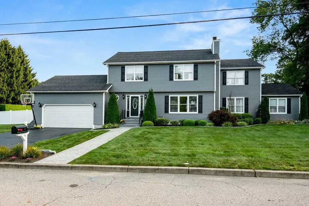 15 Country Meadow Drive Cranston RI 02921