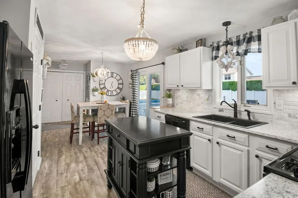 15 Country Meadow Drive Cranston RI 02921