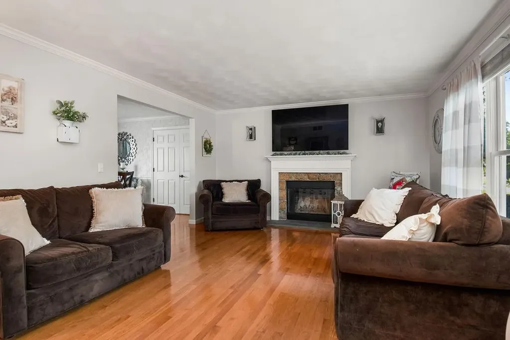 15 Country Meadow Drive Cranston RI 02921
