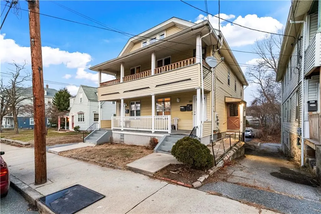 606 604 Providence Street Woonsocket RI 02895