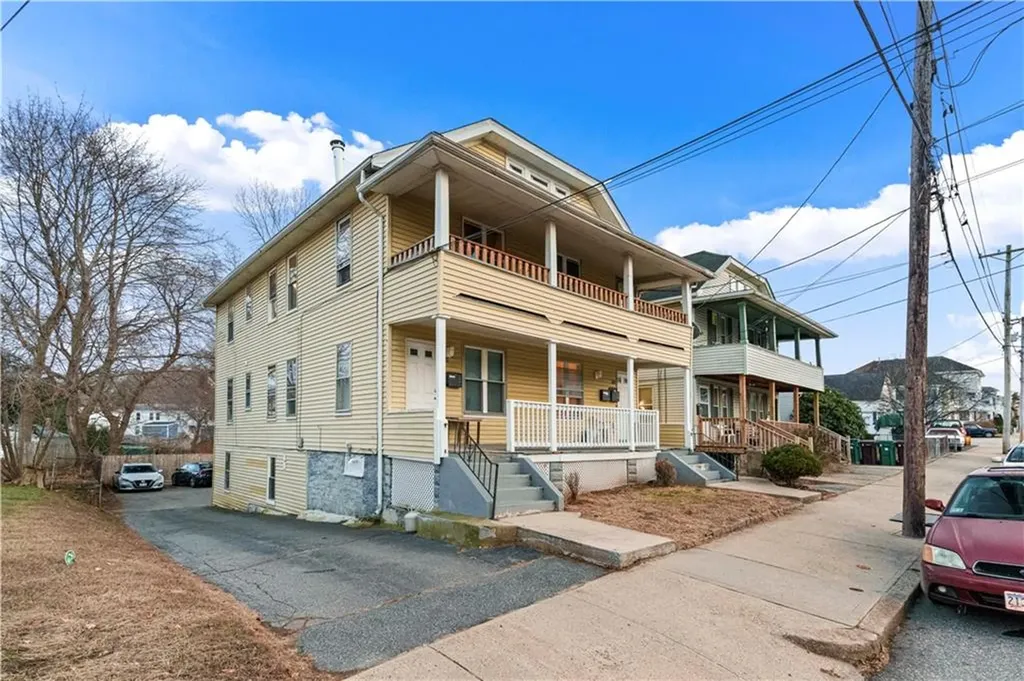 606 604 Providence Street Woonsocket RI 02895