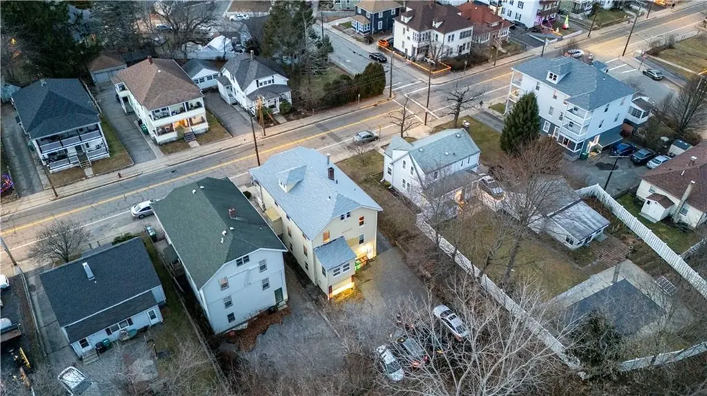 606 604 Providence Street Woonsocket RI 02895