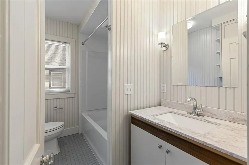 193 Medway Street Providence RI 02906