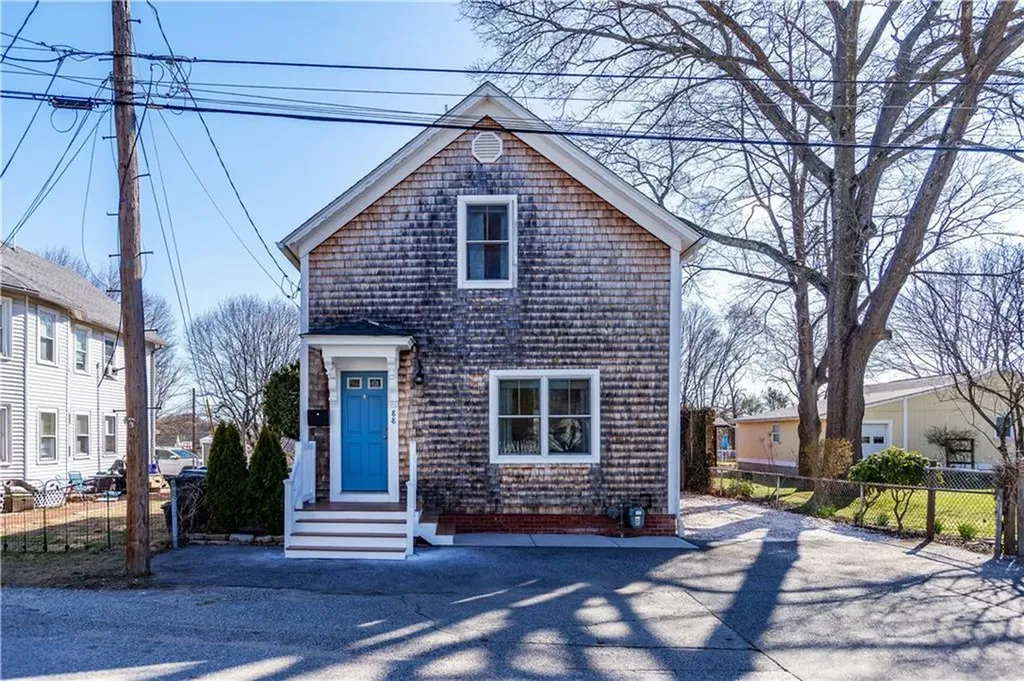 88 Spruce Street Warwick RI 02886