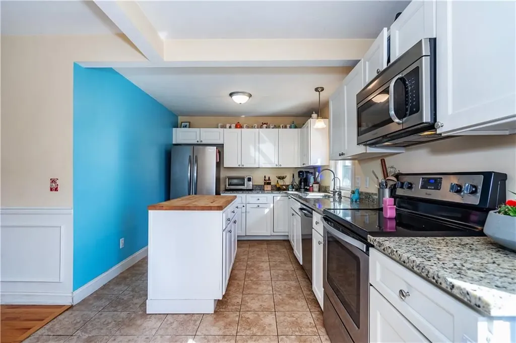 88 Spruce Street Warwick RI 02886