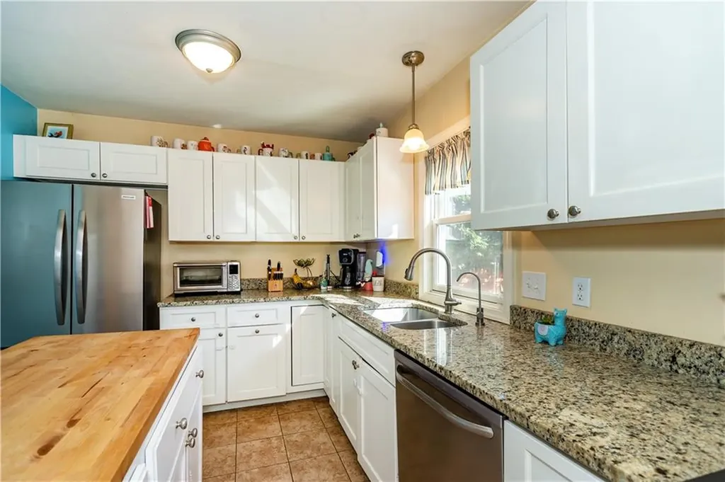 88 Spruce Street Warwick RI 02886