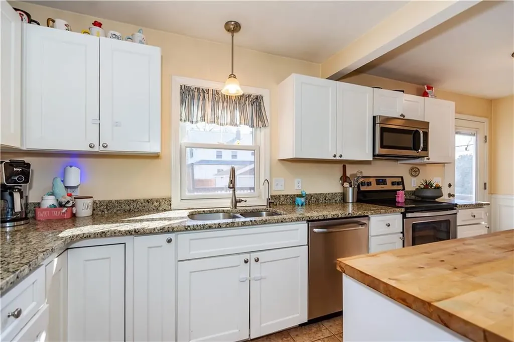 88 Spruce Street Warwick RI 02886