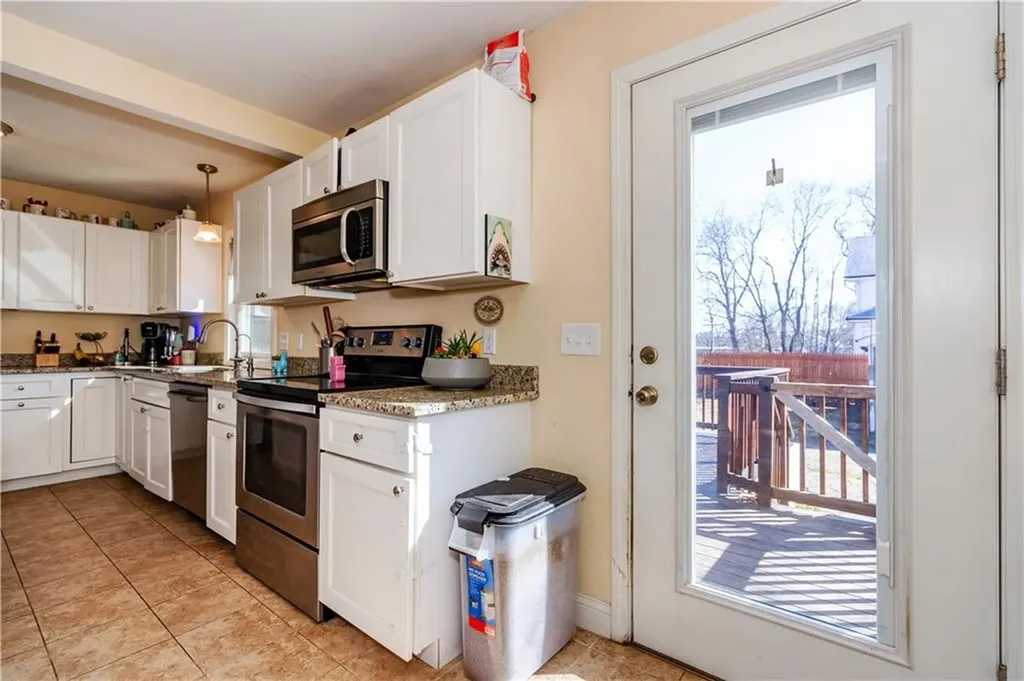 88 Spruce Street Warwick RI 02886