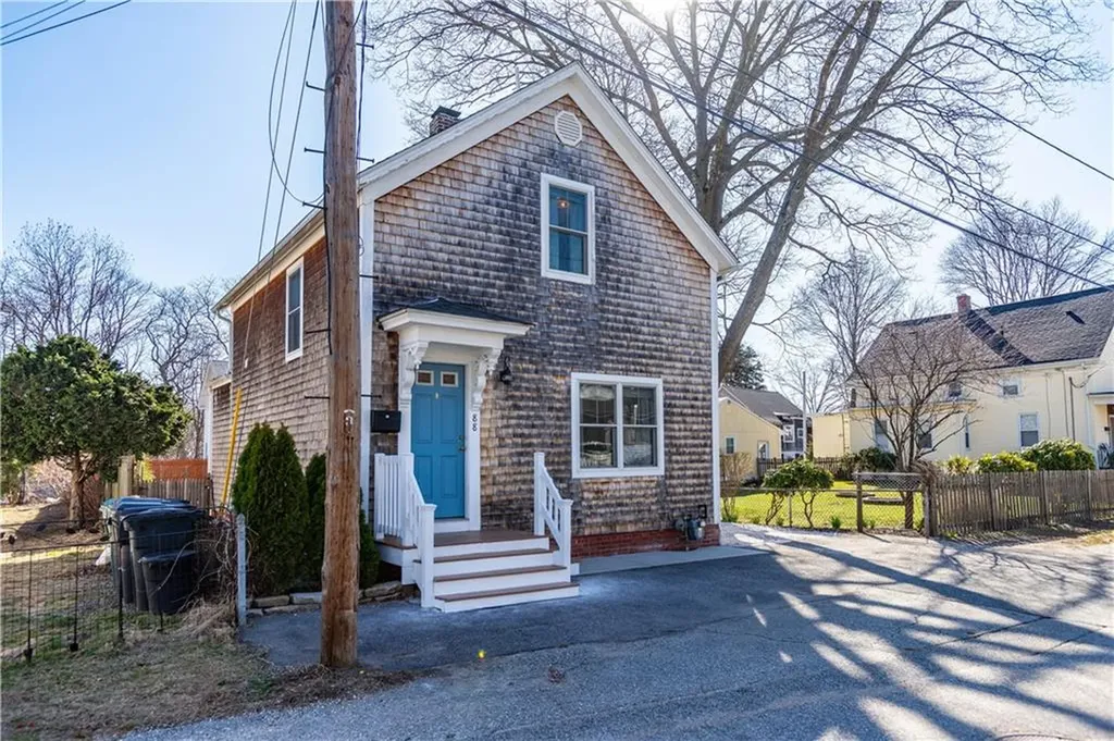 88 Spruce Street Warwick RI 02886