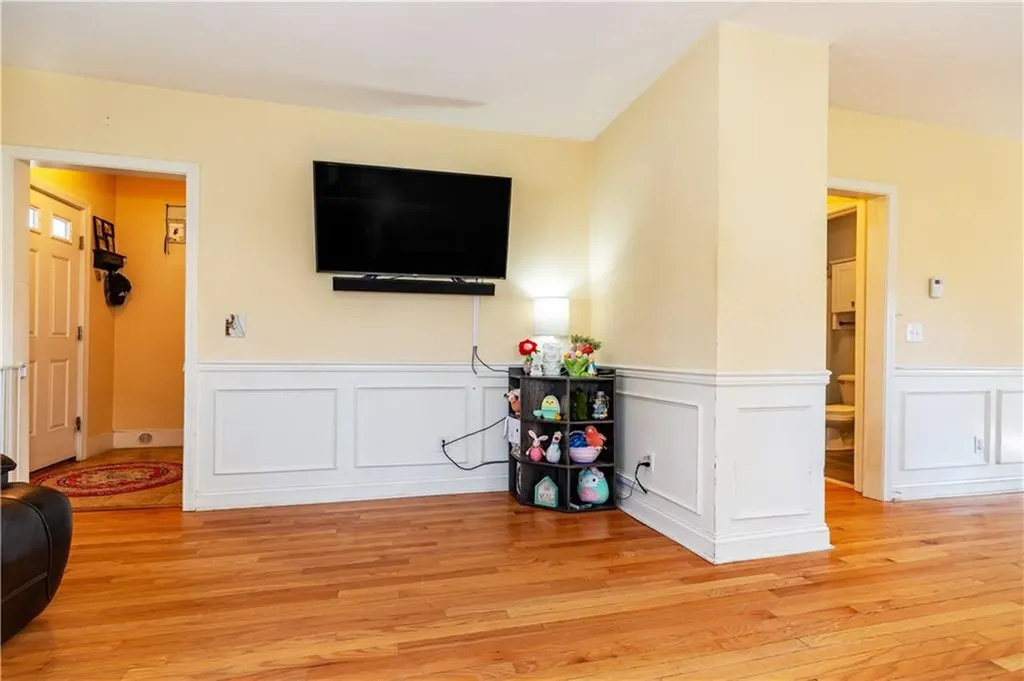 88 Spruce Street Warwick RI 02886