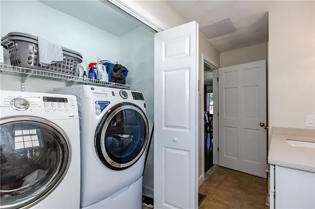 31 Hoover Street West Warwick RI 02893