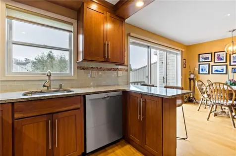 413 North Lane Bristol RI 02809