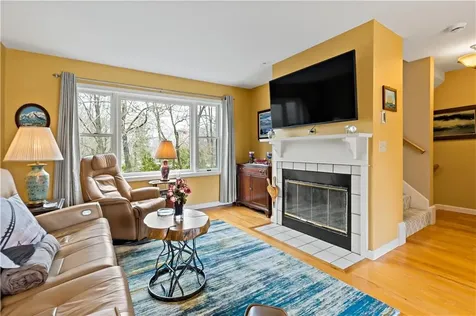 413 North Lane Bristol RI 02809