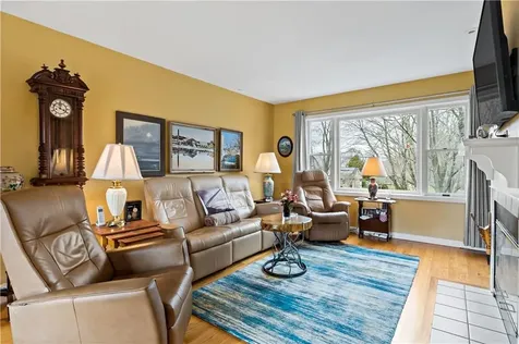 413 North Lane Bristol RI 02809