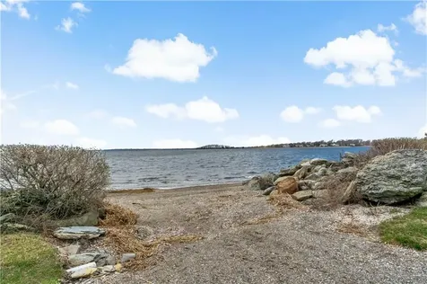 413 North Lane Bristol RI 02809