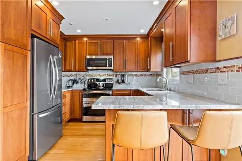 413 North Lane Bristol RI 02809