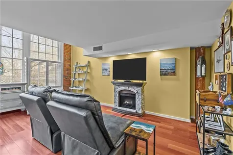 40 Web Avenue North Kingstown RI 02852