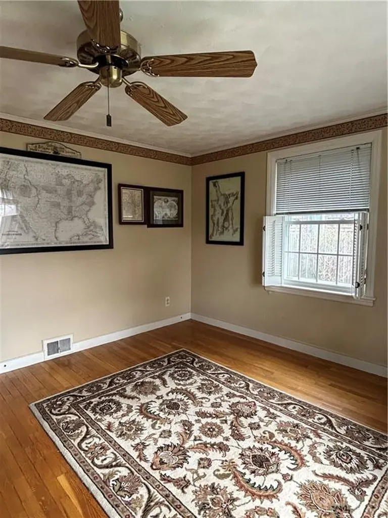 25 Haverford Road Warwick RI 02886