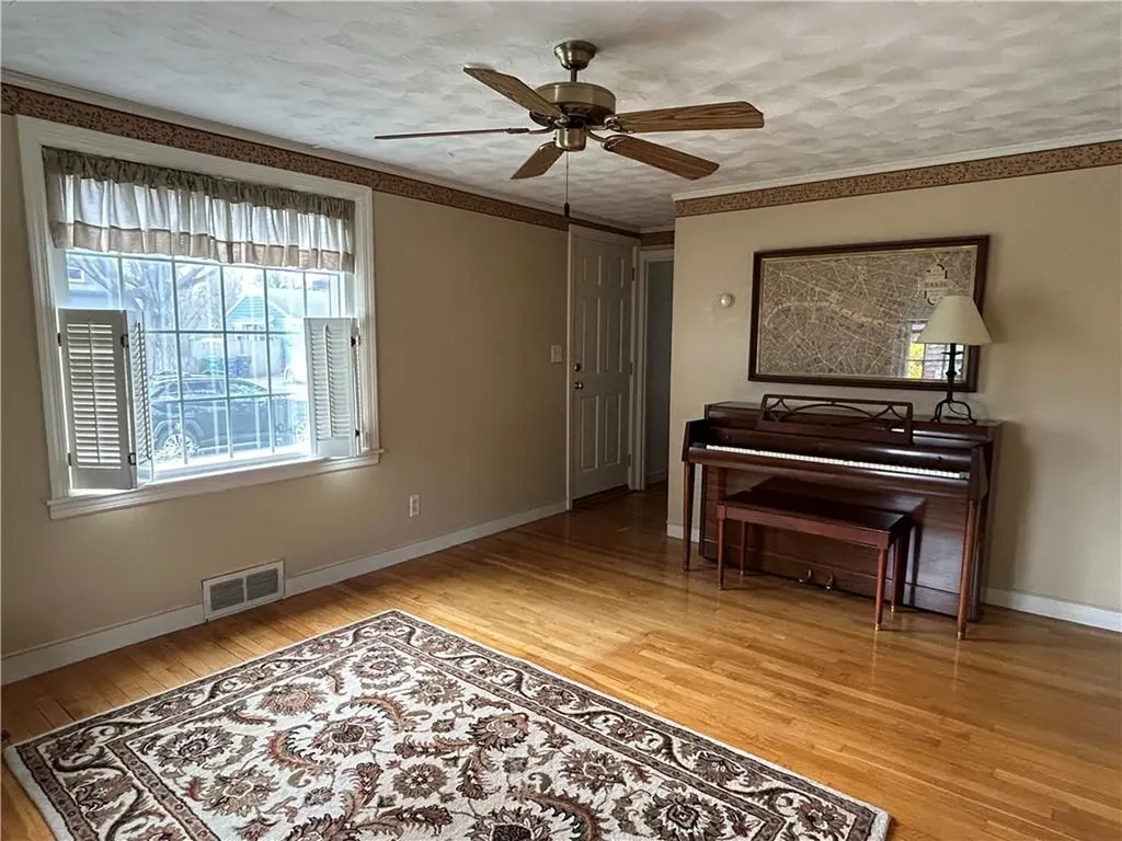 25 Haverford Road Warwick RI 02886