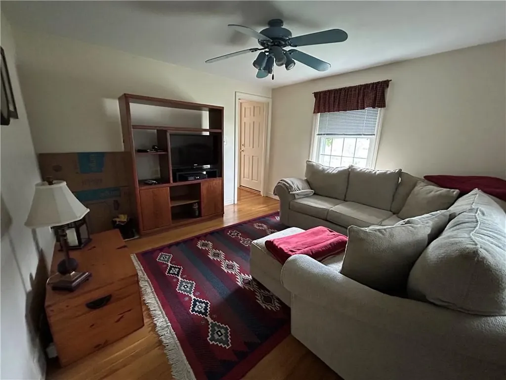 25 Haverford Road Warwick RI 02886