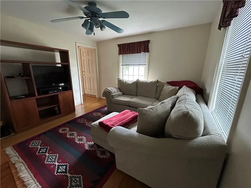 25 Haverford Road Warwick RI 02886