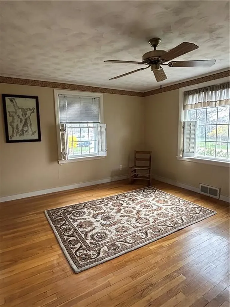 25 Haverford Road Warwick RI 02886