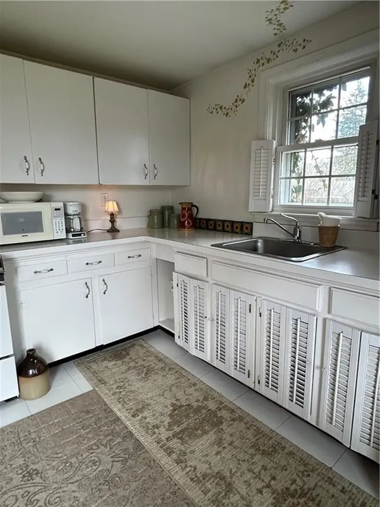 25 Haverford Road Warwick RI 02886