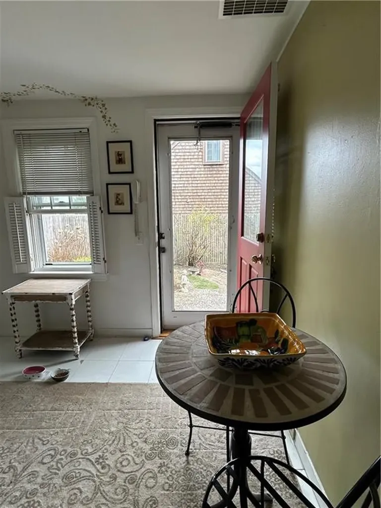 25 Haverford Road Warwick RI 02886