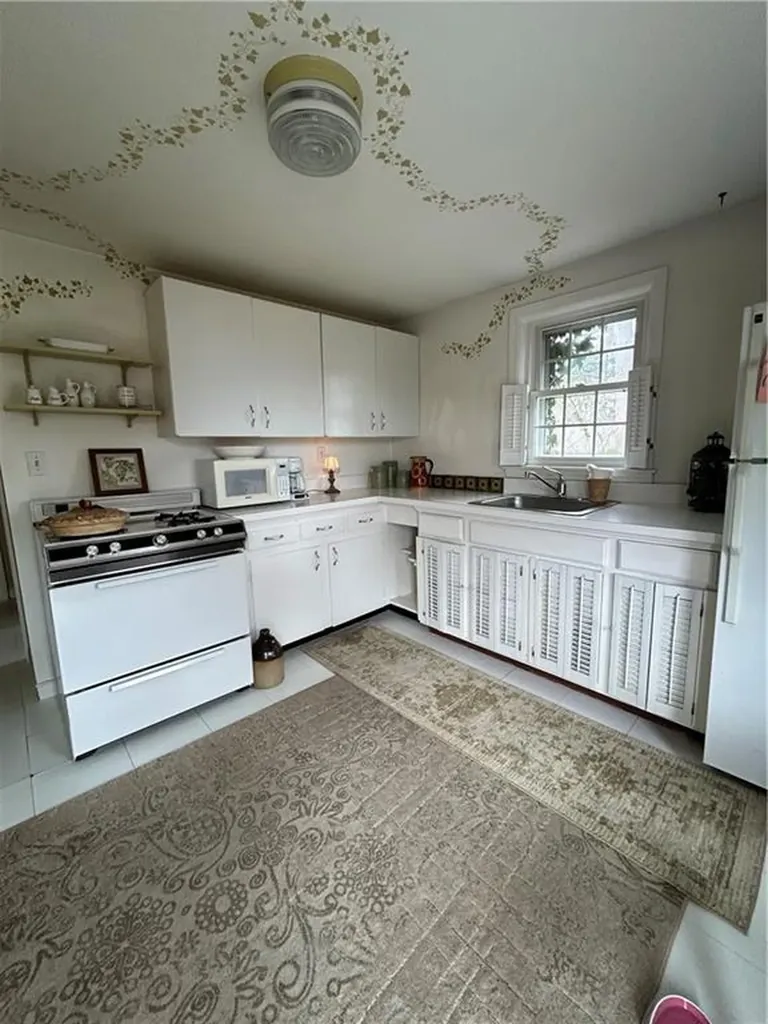 25 Haverford Road Warwick RI 02886