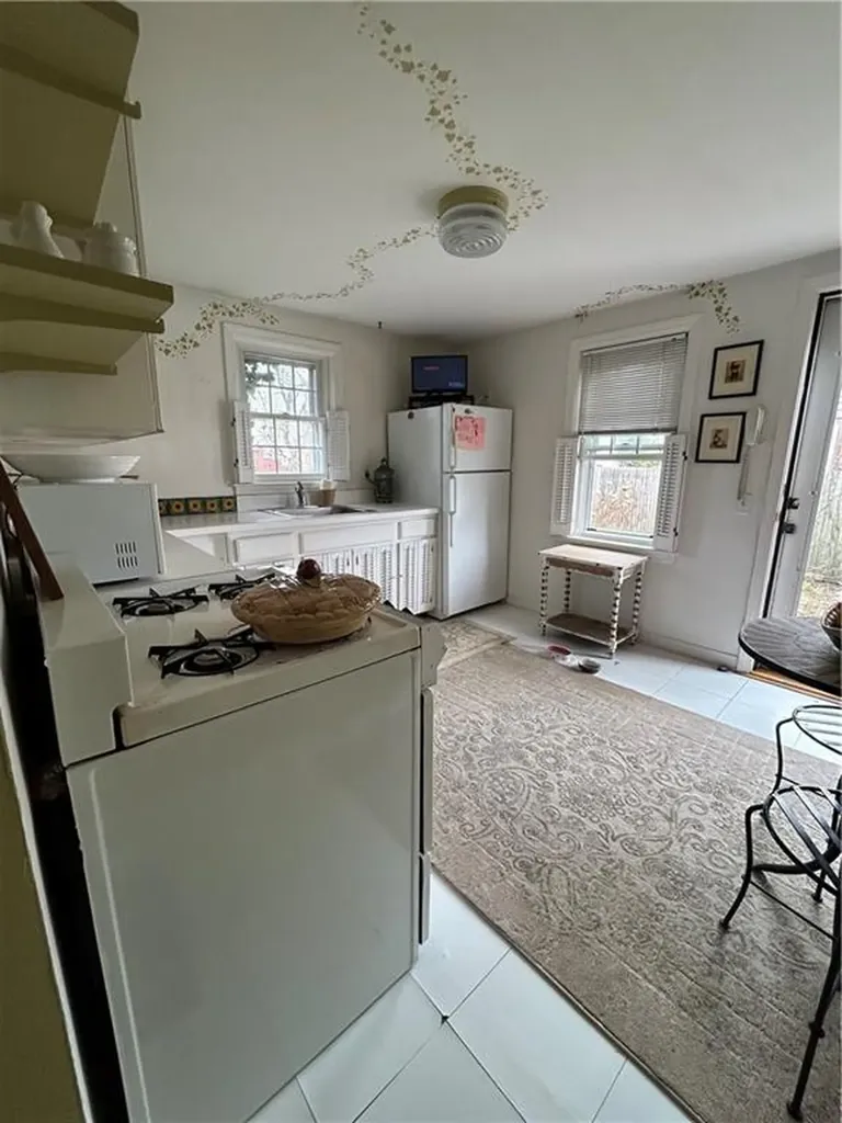 25 Haverford Road Warwick RI 02886