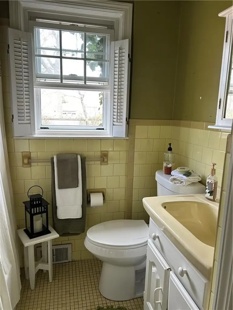 25 Haverford Road Warwick RI 02886