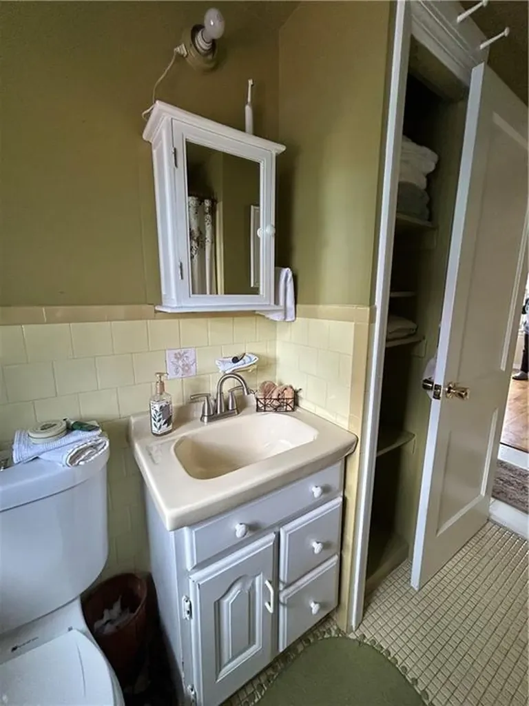 25 Haverford Road Warwick RI 02886