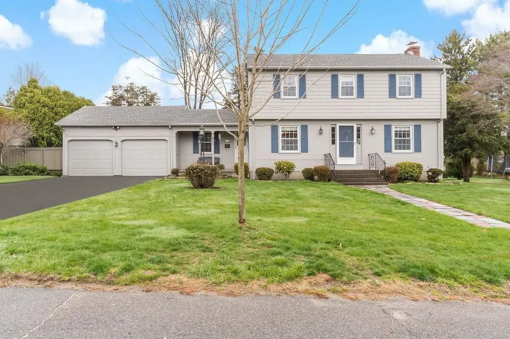 5 Echo Farm Drive Bristol RI 02809